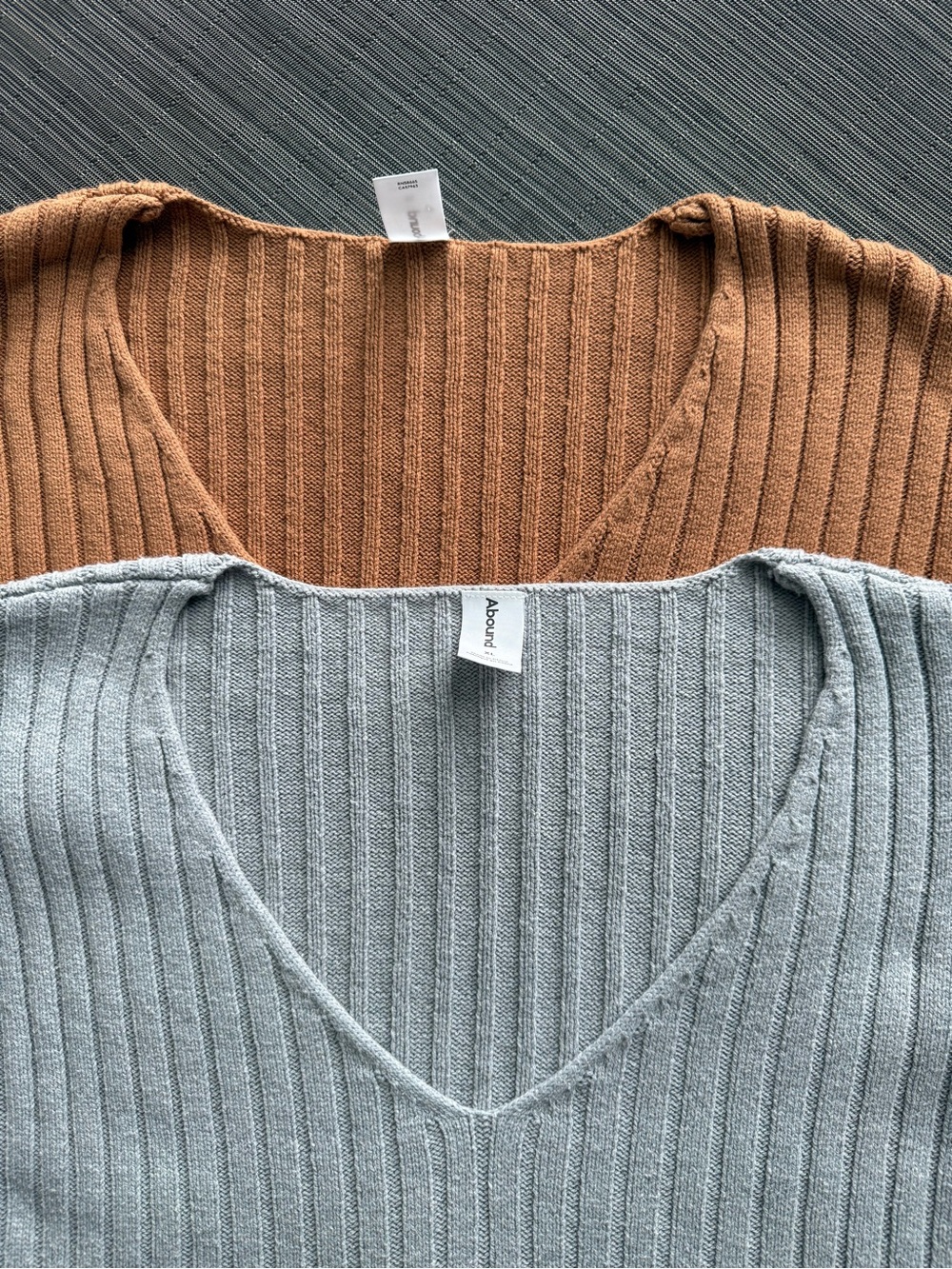 V-Neck Ribbed Crop Sweater
Abound - Picture 4 of 8